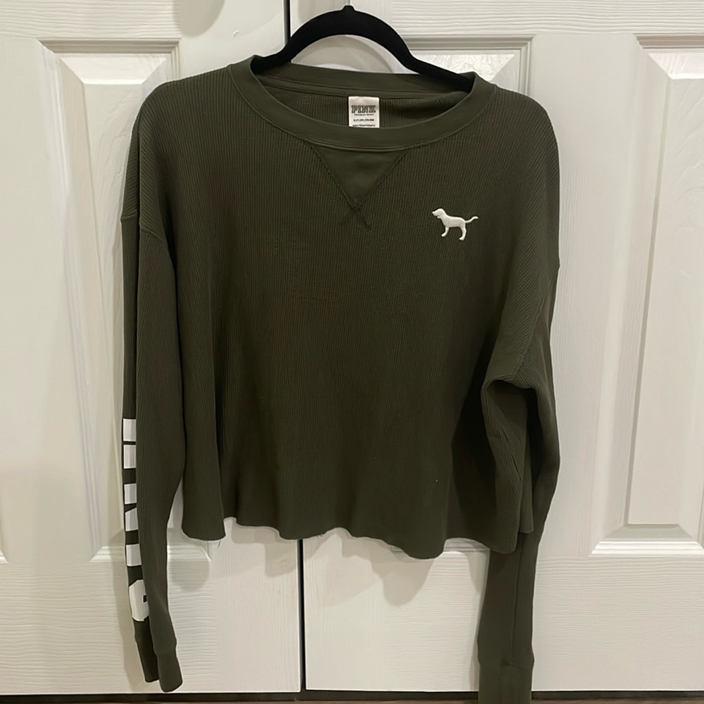 Size small (runs big fits like a medium) brand Victoria secret by PINK